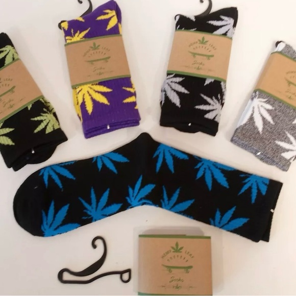 Two Pair of Pot Leaf Crew Length Pot Leaf Socks Brand New!! - Picture 8 of 13